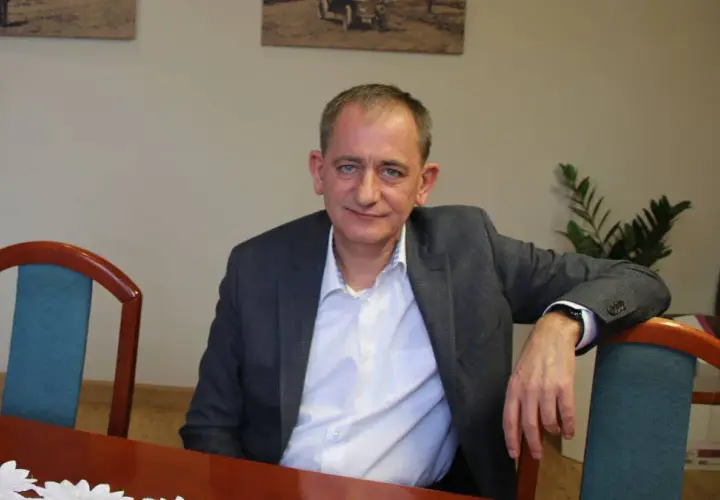 Kto wybiera prezesa spółdzielni mieszkaniowej? Poznaj kluczowe zasady