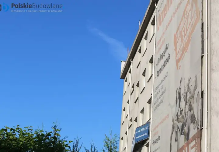 Ile kosztuje reklama na budynku? Poznaj ukryte koszty i czynniki wpływające na ceny