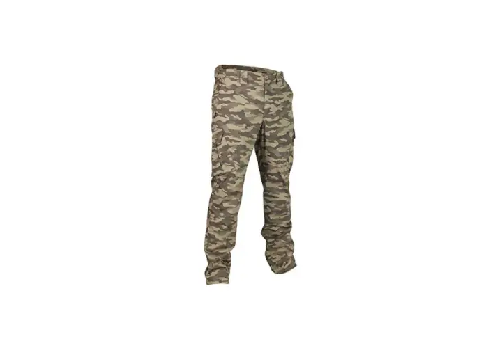Pantalones de camuflaje Solognac Decathlon con bolsillos laterales.