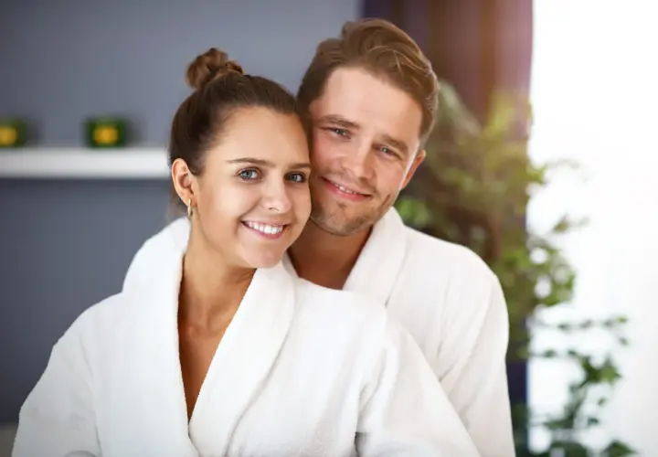 Masaż duo: Co to jest? Odkryj wspólny relaks i wzmocnij Wasze więzi!