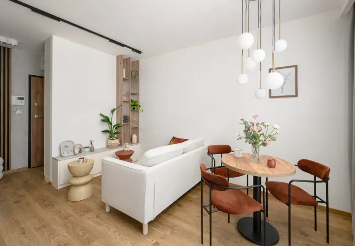 Małe mieszkanie 30 m²: Jak sprytnie urządzić i powiększyć optycznie?