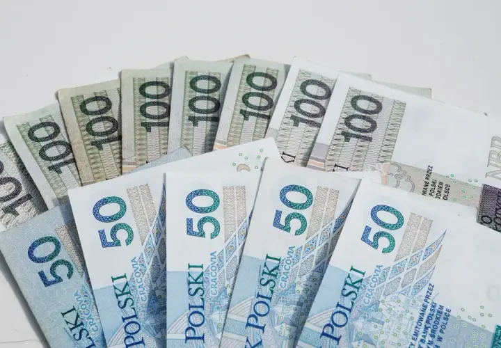 Jakie są zniżki dla emerytów po 60 roku życia – oszczędzaj na codziennych wydatkach