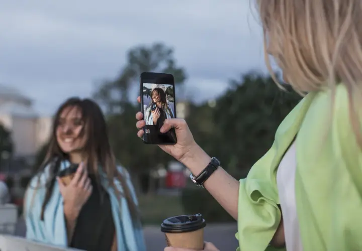 Smartfon i fotografia – jakie akcesoria poprawią jakość zdjęć?