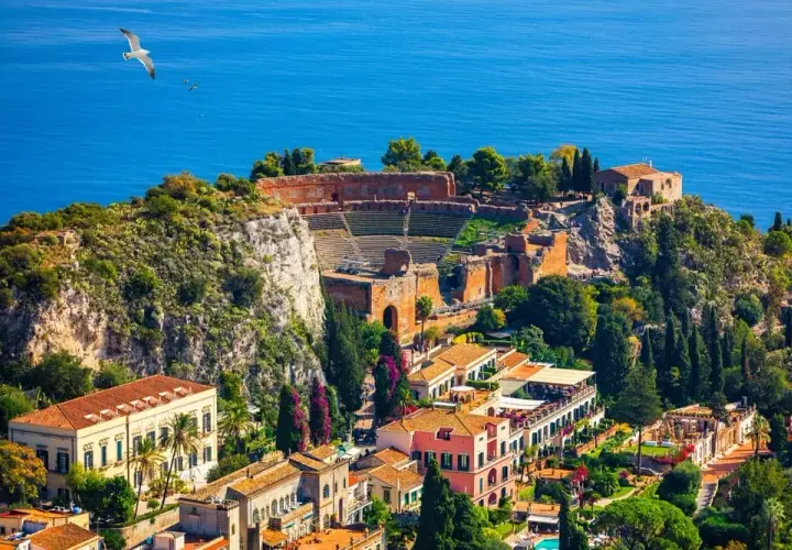 Taormina gdzie zjeść – odkryj najlepsze lokale i smaki Sycylii