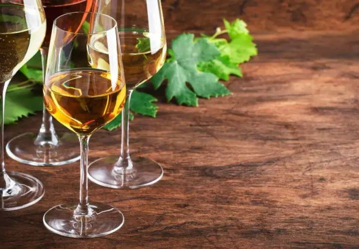 Ile kalorii ma wino? Poznaj kaloryczność każdego rodzaju trunku