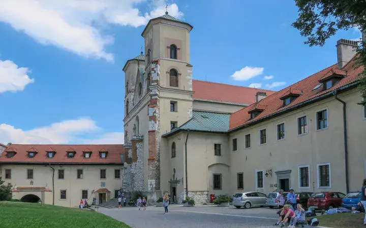 Tyniec atrakcje – odkryj niezwykłe miejsca i historie w Tyńcu