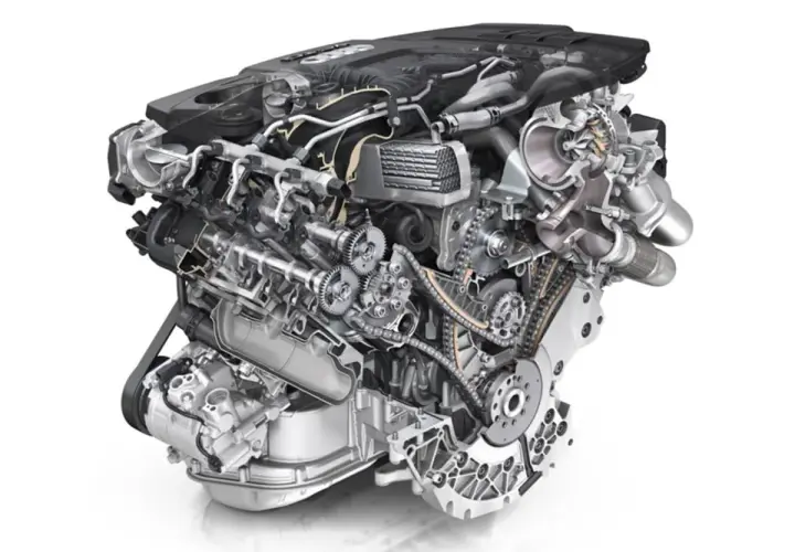 Przekrój silnika Audi 3.0 TDI V6 z widocznym układem rozrządu, turbosprężarką i szczegółami kolejności cylindrów.