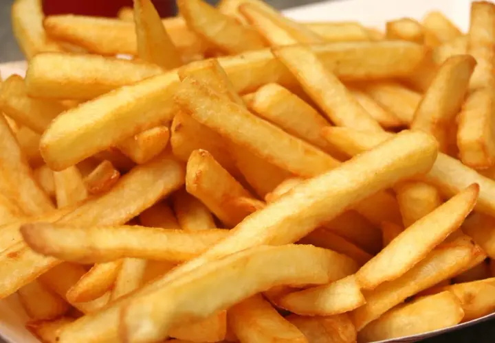Czy frytki mają gluten? Dowiedz się, jak uniknąć kontaminacji
