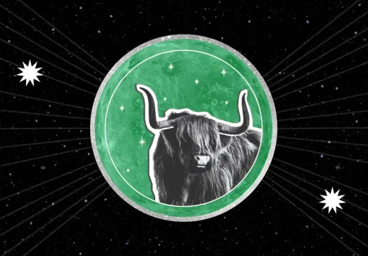 Un toro peludo con cuernos grandes dentro de un círculo verde brillante. La luna en Tauro brilla entre estrellas.