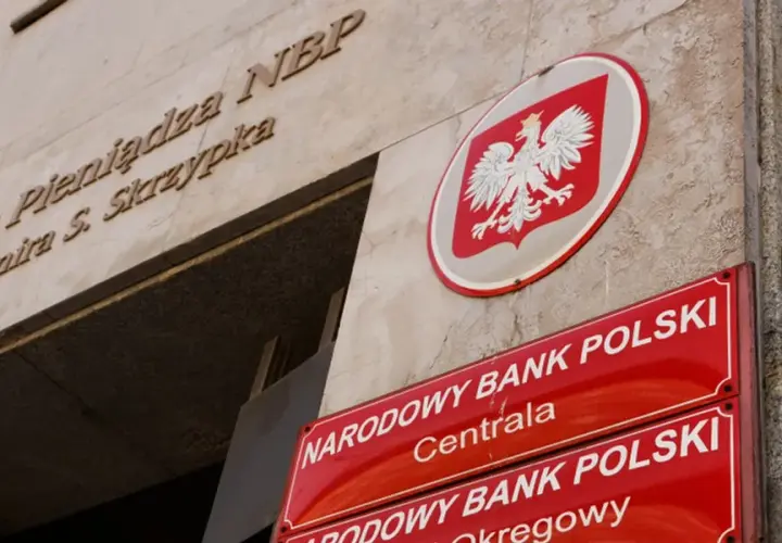 Ile zarabia asystentka NBP? Poznaj zaskakujące fakty o wynagrodzeniach