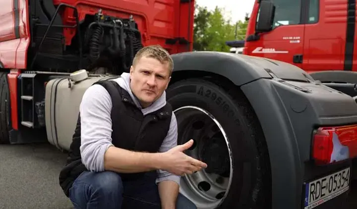 Jak skutecznie zdjąć zapieczone koło w ciężarówce bez problemów