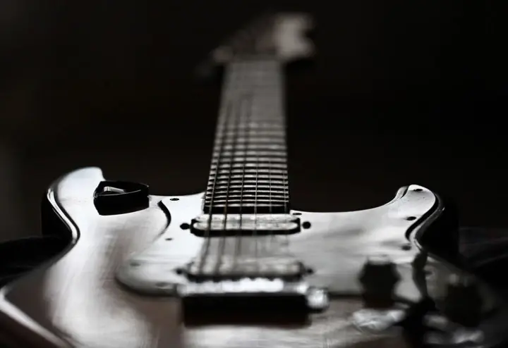 Top 10 gitar elektrycznych na rynku: Ranking najlepszych modeli dla różnych stylów gry