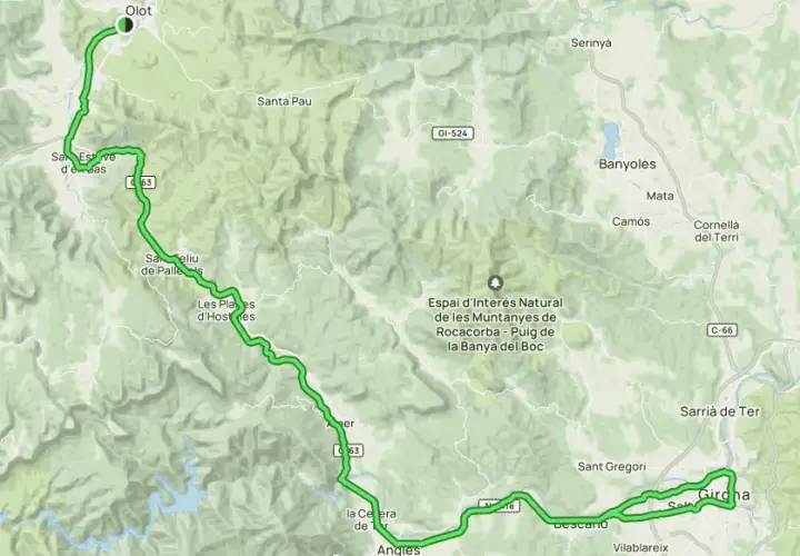 Mapa de la ruta volcanes Olot, recorriendo parajes naturales y pueblos como Santa Pau y Banyoles.