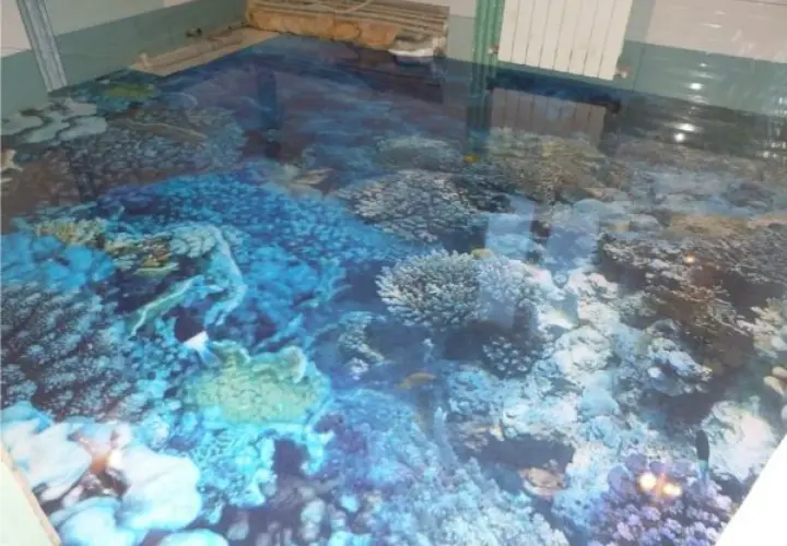 Podłogi 3D wzory: podwodny świat z rafą koralową i rybkami, jakbyś stąpał po dnie oceanu.