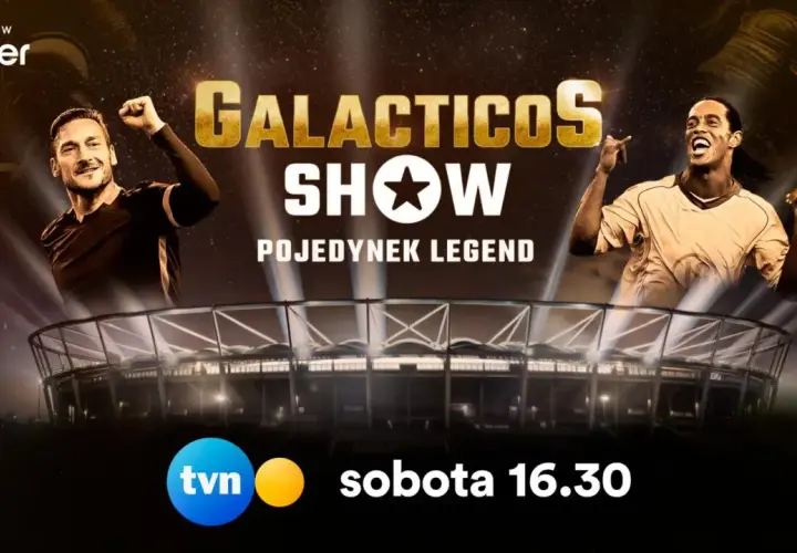 Dwaj piłkarscy **galacticos** na tle stadionu w "Galacticos Show. Pojedynek Legend". Emisja w TVN w sobotę o 16:30.