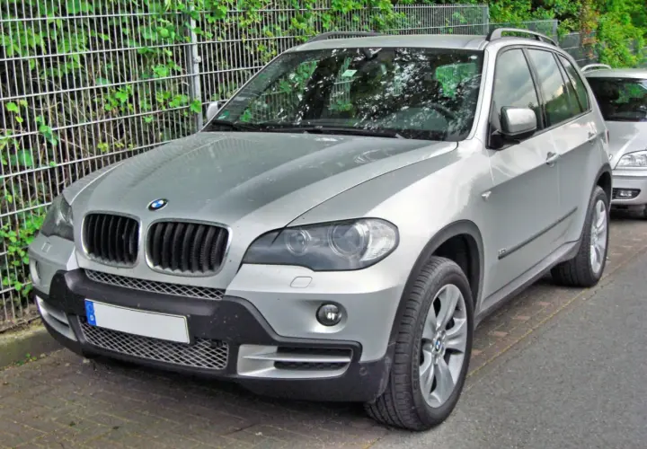 BMW X5 E70 pojemność baku – ile litrów naprawdę zmieści zbiornik?