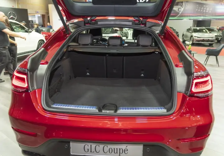 Mercedes GLC wymiary: SUV, Coupé, bagażnik. Zmieści się w garażu?