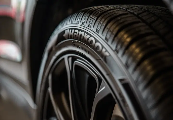 Opona Hankook z technologią runflat. Co to jest? To bezpieczeństwo po przebiciu.