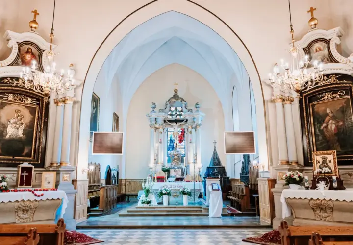 Dlaczego w Boże Ciało są 4 ołtarze? Odkryj ich głębokie znaczenie