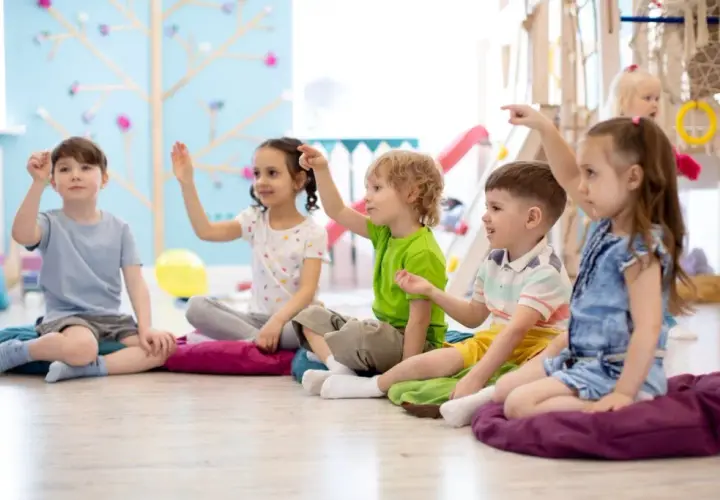 Żłobek prywatny czy państwowy? Porównanie, które rozwieje wątpliwości