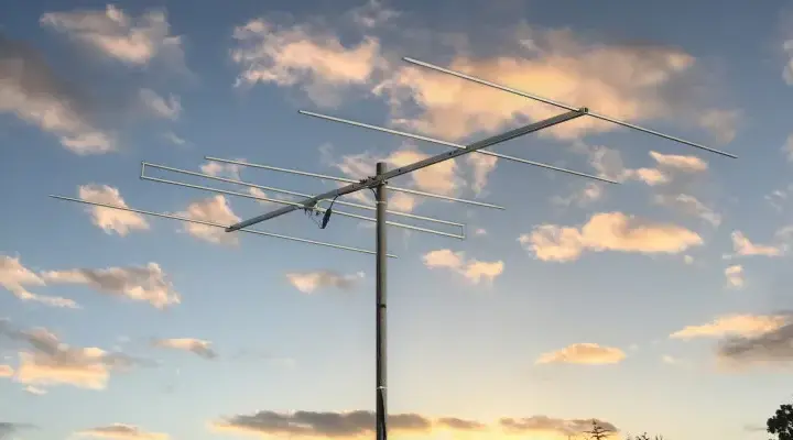 Jak antena do radia FM może poprawić jakość odbioru w Twoim domu