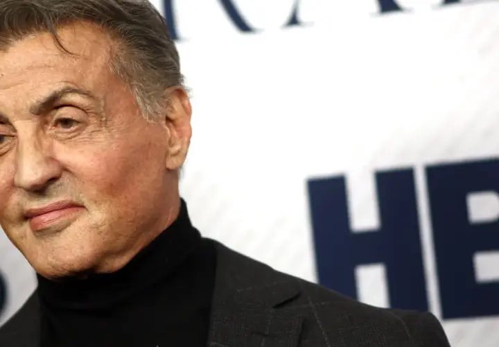 Sylvester Stallone, znany z ról twardzieli, w tym Rocky'ego. Ile lat ma Sylvester Stallone? Wiek aktora to 77 lat.
