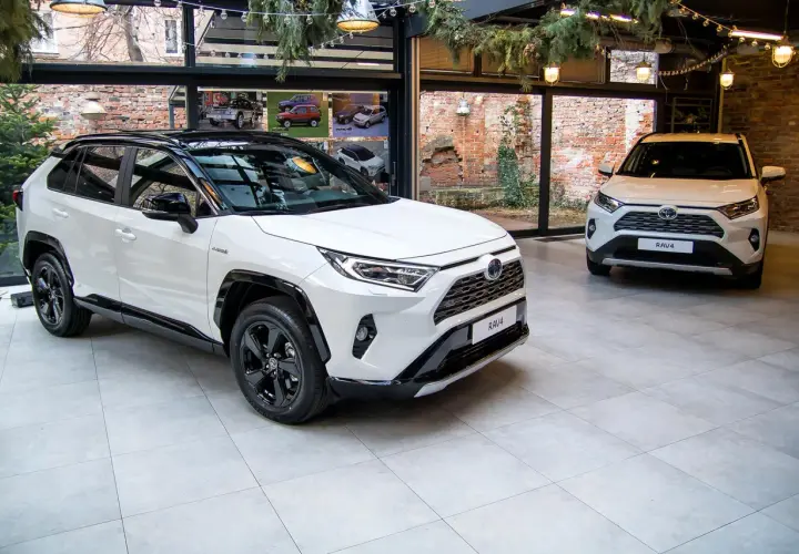 Gdzie produkowana jest Toyota RAV4 Hybrid? Japonia i polskie serce
