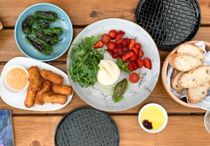 Dębki gdzie zjeść - najlepsze restauracje i ukryte smaki nad morzem