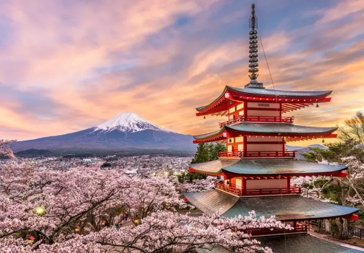 Buddyzm w Japonii: Jak Zen i Shinto ukształtowały Kraj Kwitnącej Wiśni
