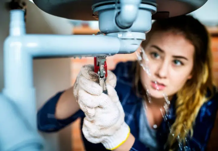 Naprawa dziury w karton-gipsie: Poradnik DIY od małej po dużą
