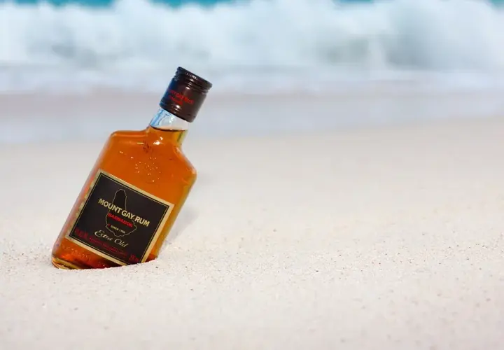 Jaki rum do herbaty? Odkryj najlepsze połączenia smakowe