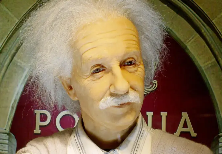 Figurka Einsteina w muzeum figur woskowych w Polsce.