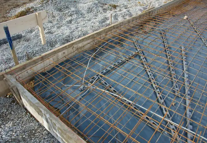 Stahlmatten bilden das Fundament: was ist Armierung? Sie verstärken Betonplatten für Stabilität.