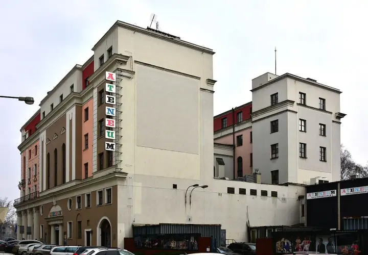 Teatr Ateneum im. Stefana Jaracza w Warszawie, budynek z charakterystycznym neonem.