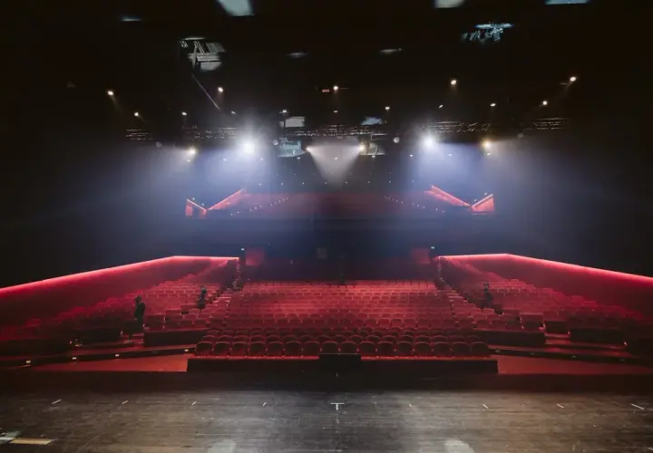 Najlepsze teatry w Warszawie, które warto odwiedzić na spektakl