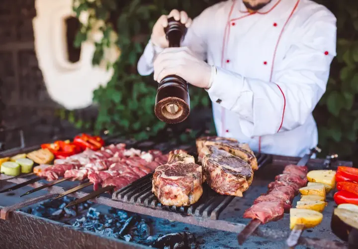 Najlepsze cechy grilla Josper: jak poprawić jakość potraw w restauracji