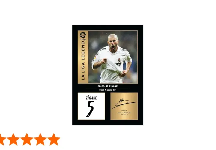 Zinedine Zidane, jedna z legend Realu Madryt, na karcie La Liga Legend. Widoczny numer 5 i podpis.