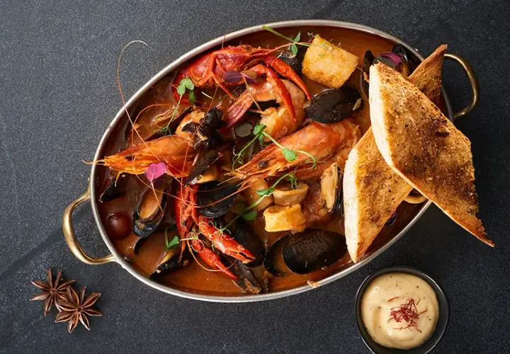 Bouillabaisse - tajemnice autentycznej francuskiej zupy rybnej