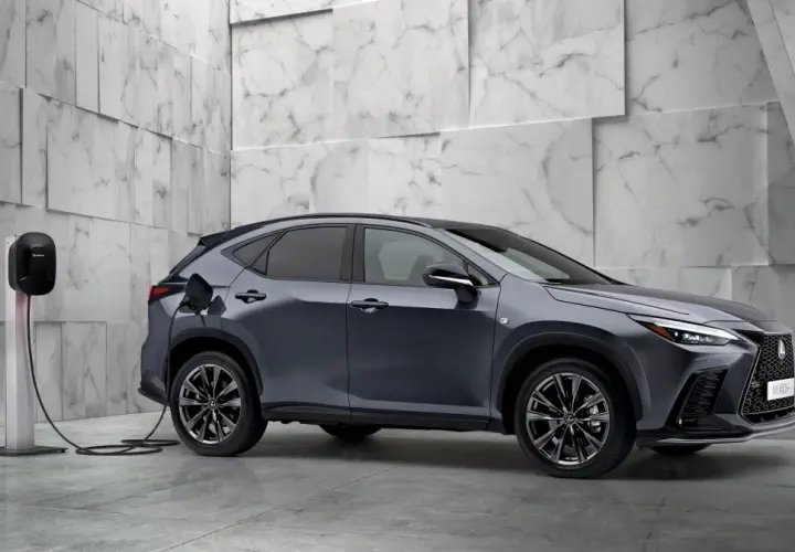 Lexus NX 300h pojemność baku – co musisz wiedzieć o zasięgu?