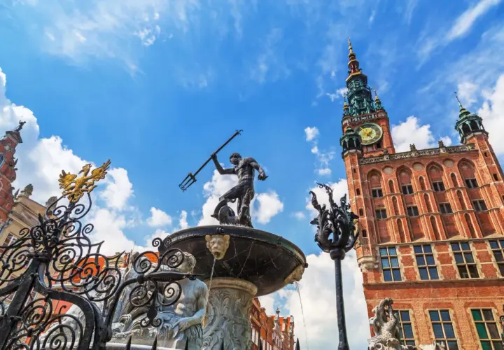 Fontanna Neptuna i Ratusz Głównego Miasta – symbole, z czego słynie Gdańsk.