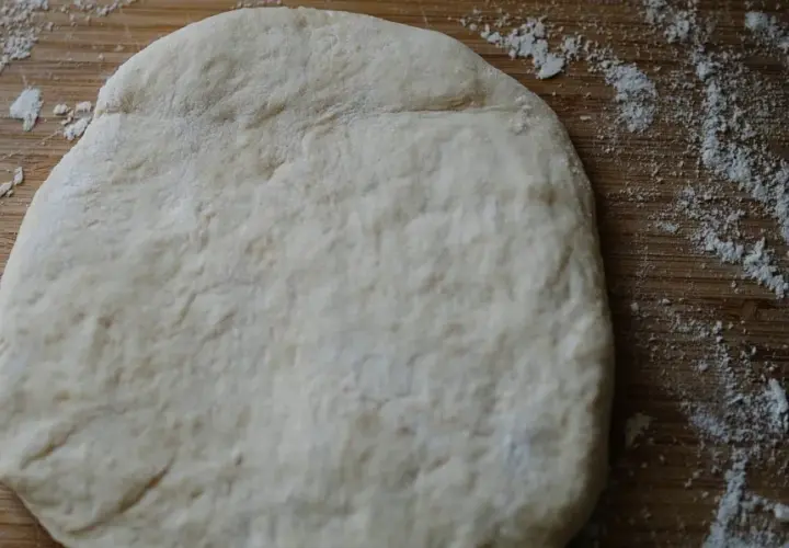 Czy ciasto na pizzę można trzymać w lodówce? Sprawdź, jak to zrobić!