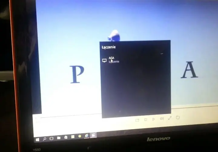 Jak połączyć komputer z telewizorem bezprzewodowo i cieszyć się komfortem