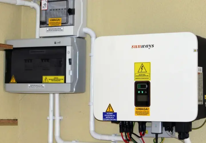 Ile prądu zużywa falownik? Poznaj ukryte koszty energii słonecznej