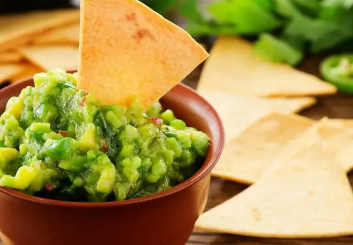 Jak zrobić guacamole do nachos - prosta receptura na pyszną przekąskę