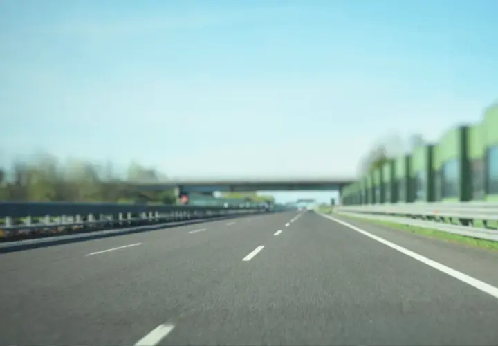 Autostrada w Czechach, droga do celu. Dowiedz się, jak zapłacić za autostradę w Czechach, by podróż była bezproblemowa.