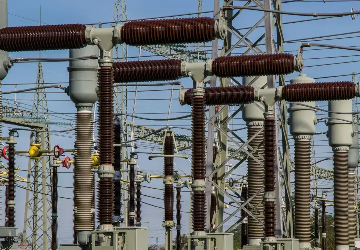 Energia w firmie pod kontrolą – jak działać mądrze