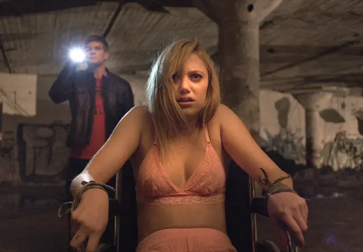 Horror Coś za mną chodzi - Przerażający film, który musisz zobaczyć