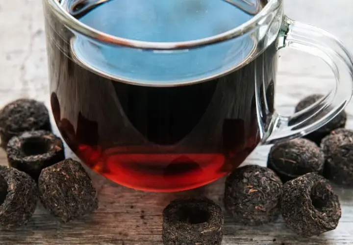 Jak parzyć herbatę czerwoną pu erh, aby uniknąć goryczy i cieszyć się smakiem