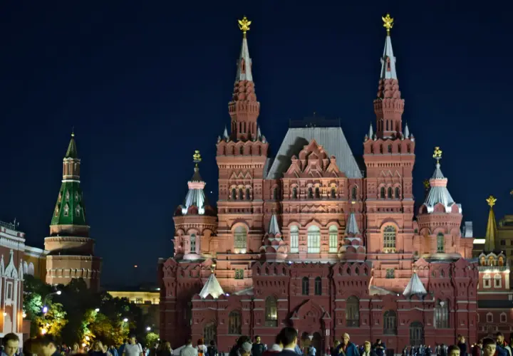 Moskwa i jej rzeka: Nad jaką leży? Odkryj serce stolicy