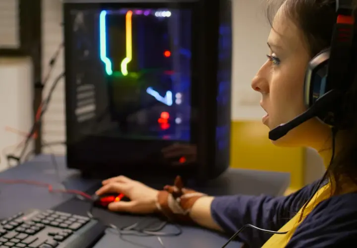 Jak online rozrywka na żywo buduje wiarygodność transmisji cyfrowych?